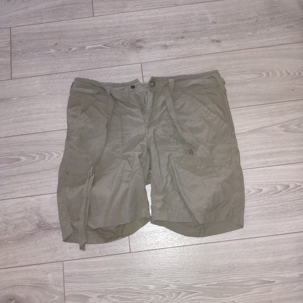 EUC North Face Ladies shorts - long